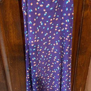 LULA ROE. SZ.  XXS.  never worn.. like new.. LONG SKIRT.